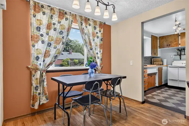 Dining alcove adjacent to the living room