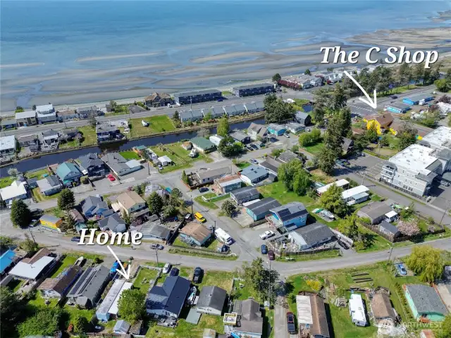 Aerial view of location - so close to beach!