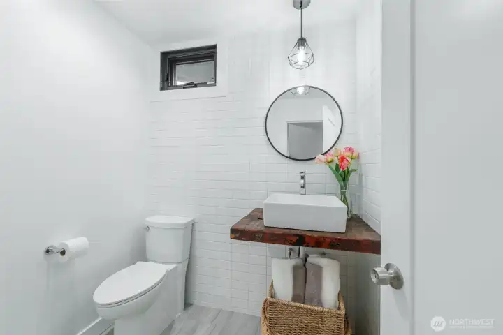 Private bath off guest room