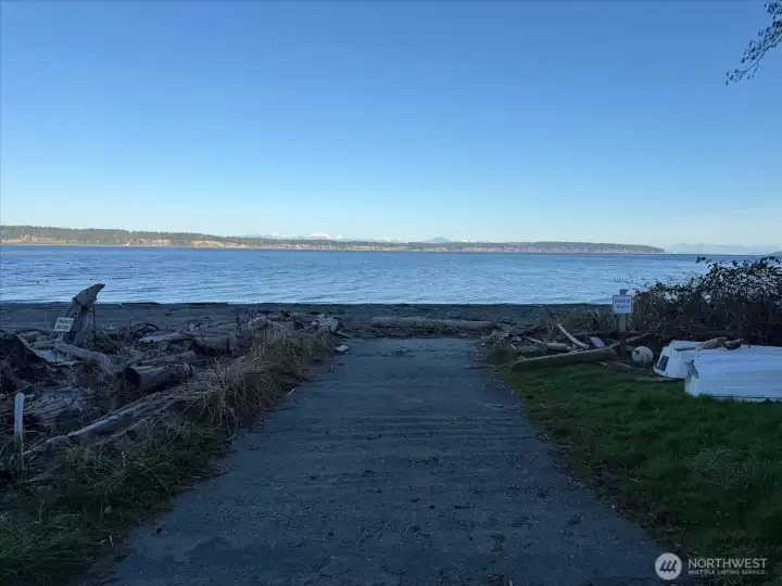 Whidbey Shores Community Boat Ramp
