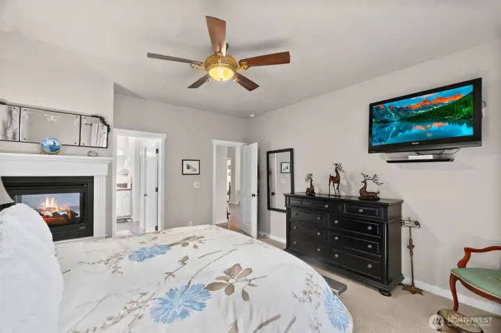 Curl up with a good book or your favorite movie and beverage and those chilly nights will have nothing on that gorge and cozy fireplace.