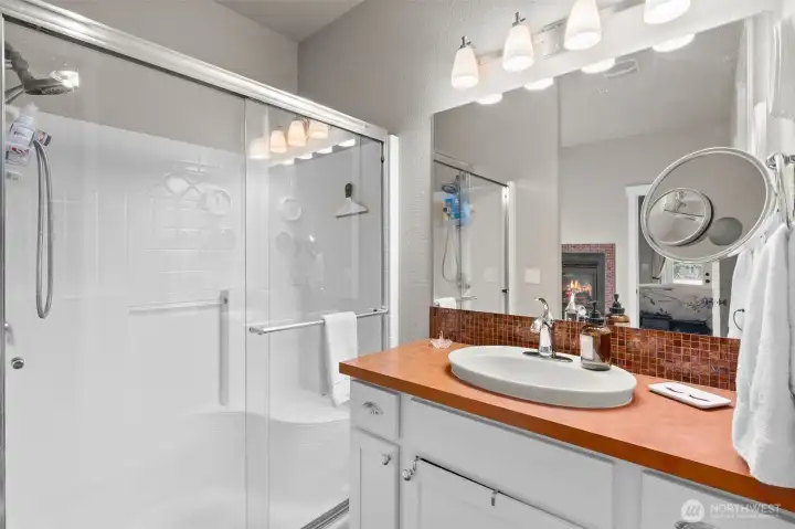 Beautiful and practical shower access with ample space for all your musical interludes.