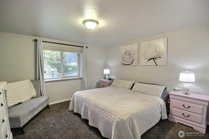 Master Bedroom with En-Suite Bath!