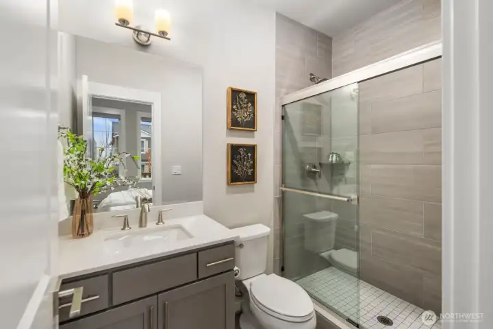 Main Level Guest Suite