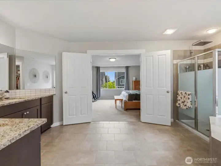Massive En-Suite Bathroom