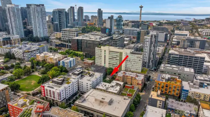 The property is located in Seattle's desirable South Lake Union tech-sector neighborhood in the North Cascade District. The property is located in Seattle's desirable South Lake Union tech-sector neighborhood in the North Cascade District.