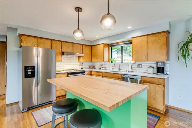 Kitchen w/ Custom Island
