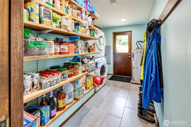 Pantry/Laundry Room