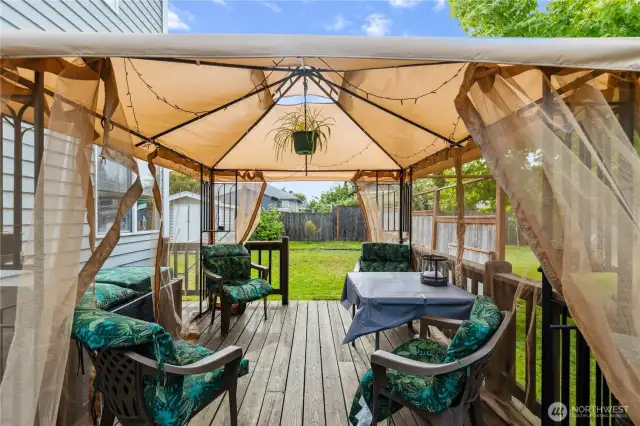 Covered Large Deck for entertaining and having fun! Huge, fenced, level back yard for Volleyball, Badminton, Corn Hole, Horseshoes and more!  Is that a hamburger I smell?