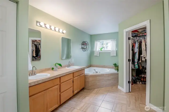 Walk-in closet