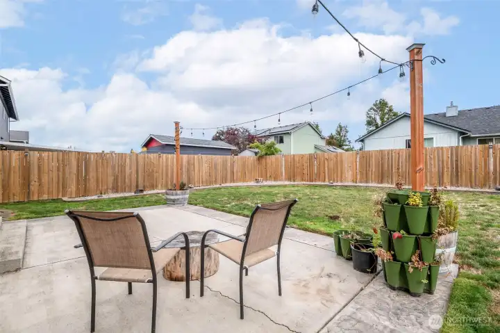 Newer patio w/ bistro lights