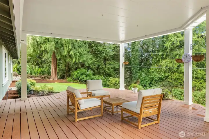 A great space for year-around outdoor living, BBQ's, dining al fresco, and Summer conversations.