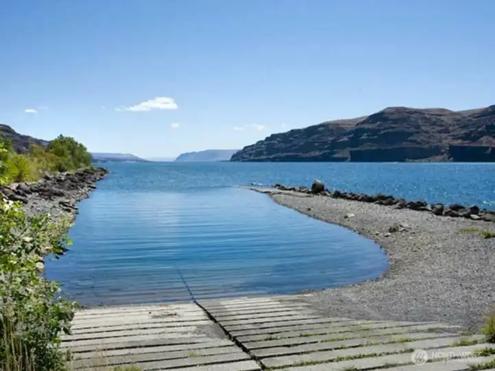 PUD completed Columbia River boat launch.  Also includes public park, picnic tables and BBQ's.