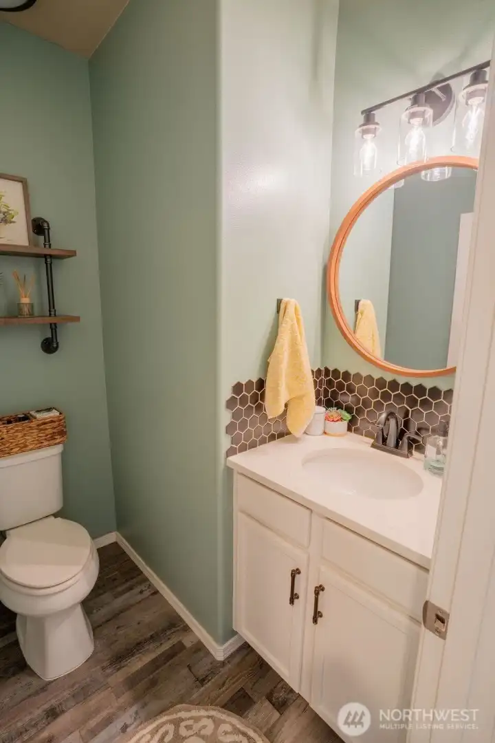 1/2 bath downstairs