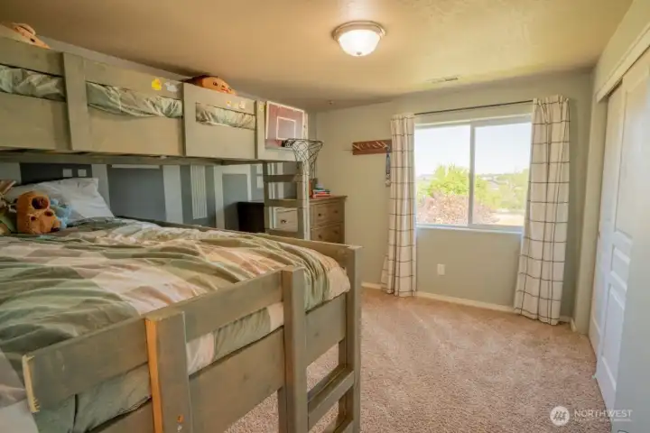 Guest bed 1
