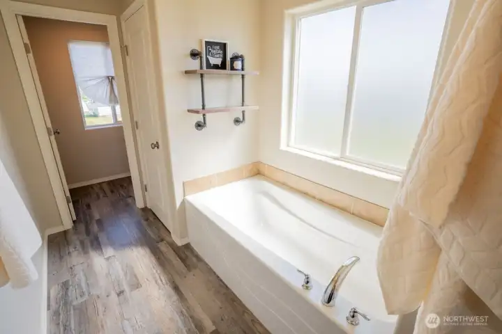Large soaker tub in the primary bathroom!