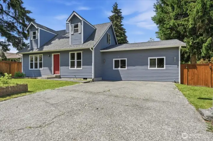 Ample parking in driveway