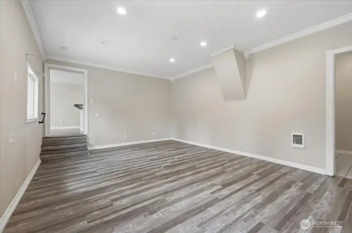 Lower-level bonus room