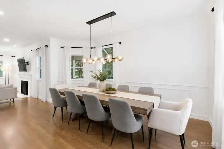 Dining area (staged) Dining area (staged)