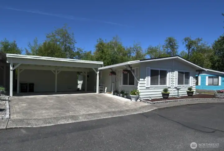 Freshly renovated, move-in ready and perfectly located - 1841 Trosper Rd SW #25 is waiting for you! Freshly renovated, move-in ready and perfectly located - 1841 Trosper Rd SW #25 is waiting for you!
