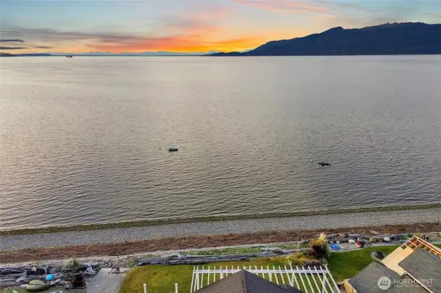 Views of Samish Bay and the Islands. Walk for miles on the stunning beach