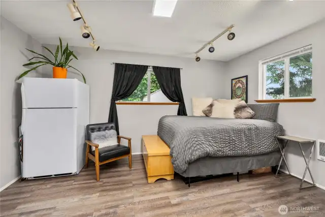 A spacious and open layout with its own private entrance, this detached structure features updated flooring, track lighting, and finished walls and ceiling. It’s a blank canvas ready for a wide range of uses—remote work hub, creative space, gym, or potential living quarters with added improvements.