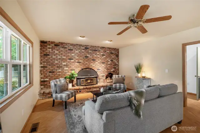 2nd living room
