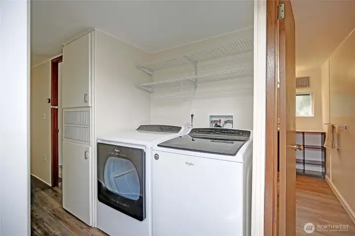 Designated laundry with newer washer & dryer