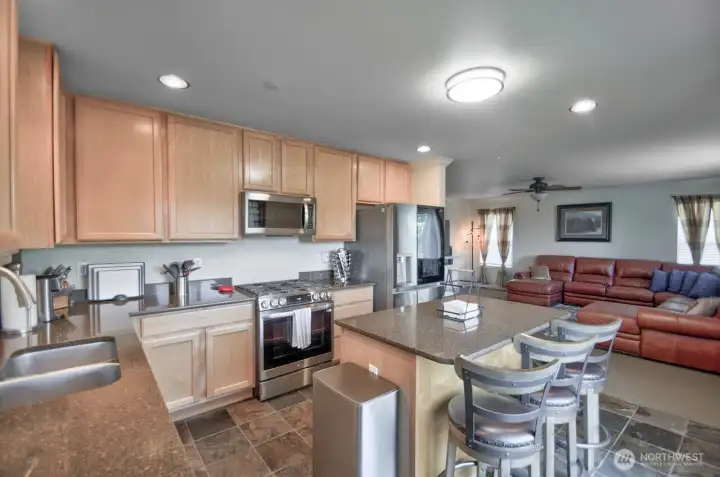 Plenty of counter and cabniet space