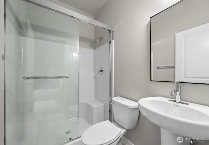 Photographs are for illustrative purposes only. Features, finishes, interior/exterior colors, landscaping and floorplan shown may vary from actual homes built.