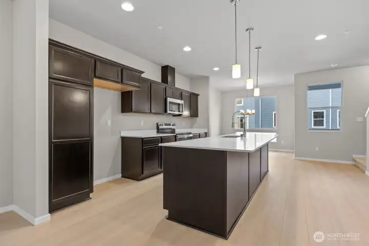 Photographs are for illustrative purposes only. Features, finishes, interior/exterior colors, landscaping and floorplan shown may vary from actual homes built.