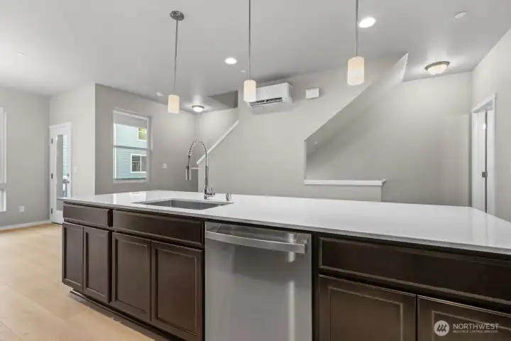 Photographs are for illustrative purposes only. Features, finishes, interior/exterior colors, landscaping and floorplan shown may vary from actual homes built.