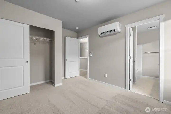 Photographs are for illustrative purposes only. Features, finishes, interior/exterior colors, landscaping and floorplan shown may vary from actual homes built.