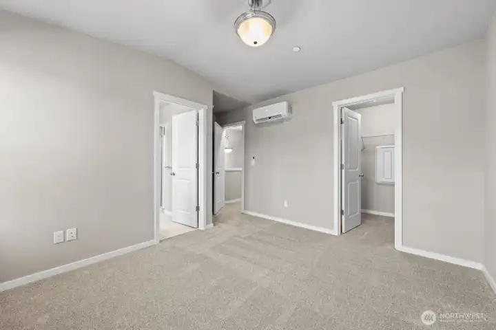 Photographs are for illustrative purposes only. Features, finishes, interior/exterior colors, landscaping and floorplan shown may vary from actual homes built.