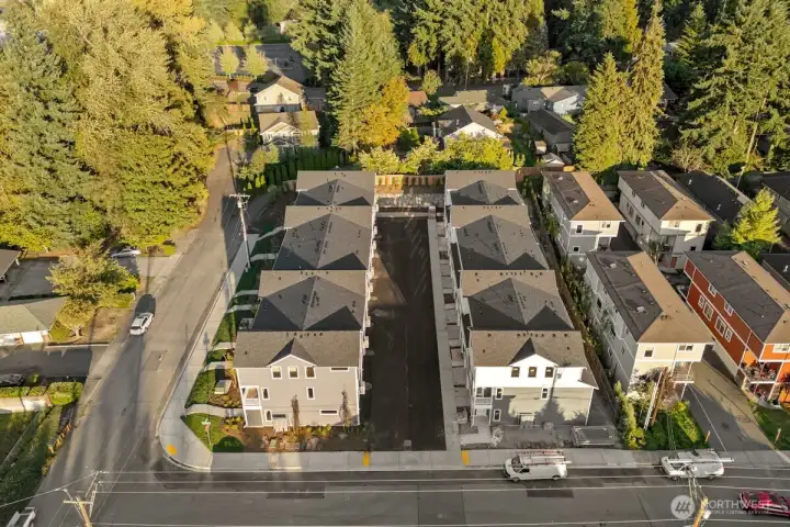 Photographs are for illustrative purposes only. Features, finishes, interior/exterior colors, landscaping and floorplan shown may vary from actual homes built.