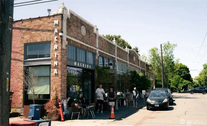 The amazing Macrina Bakery is about 2  blocks away- a perfect walk to your morning  coffee and pastry or a light lunch.
