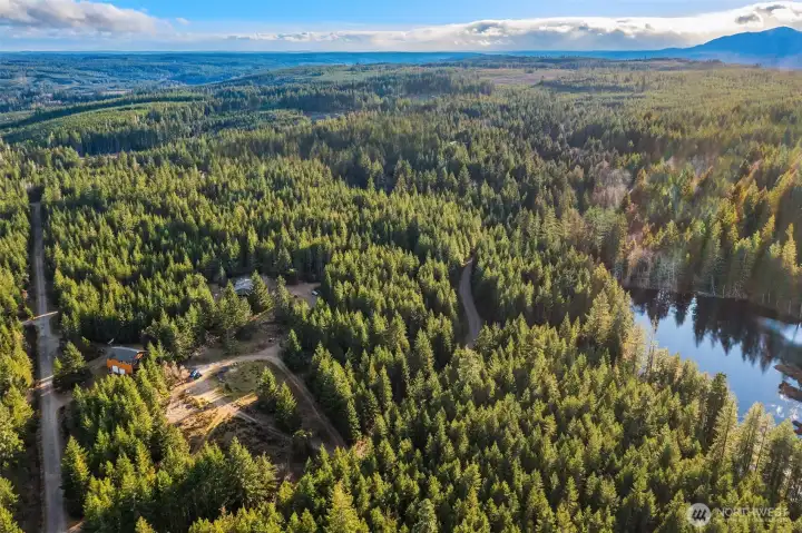 Property boarders Lake Ludvick