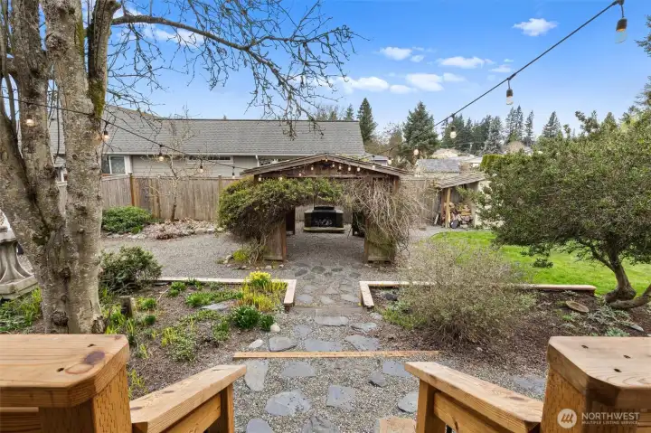 The gazebo with fireplace offers even more space for entertaining.