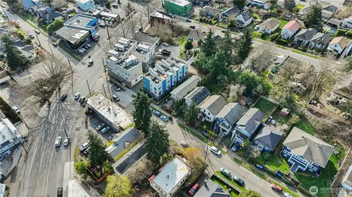 Easy access restaurants and retails