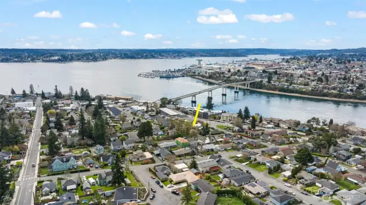 Close to Bremerton Bridge and downtown Seattle ferry access or quick commute to PSNS