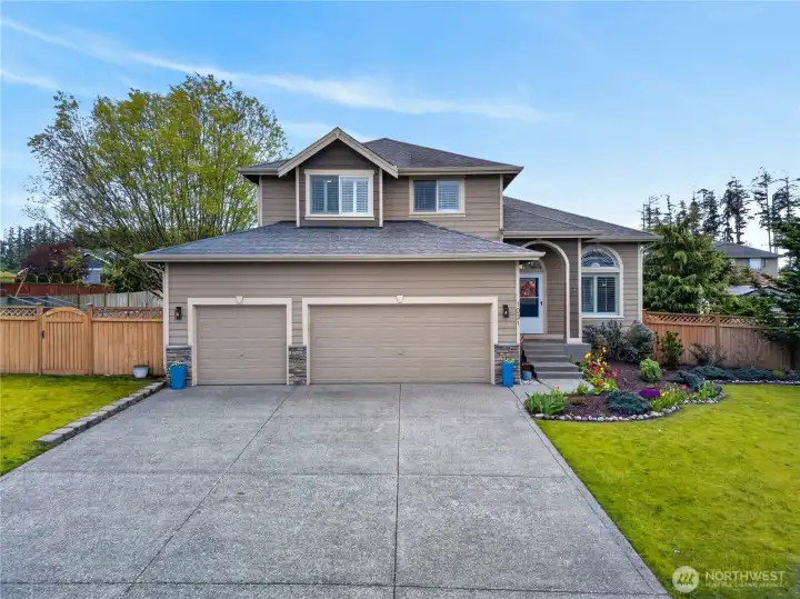 Welcome to 1031 Cove View Circle!