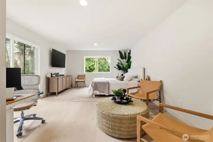 First floor bedroom w/en-suite bath.