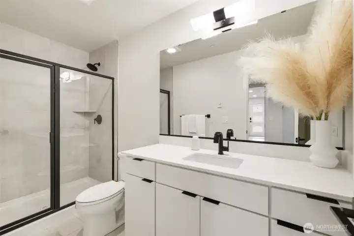 First floor en-suite bath