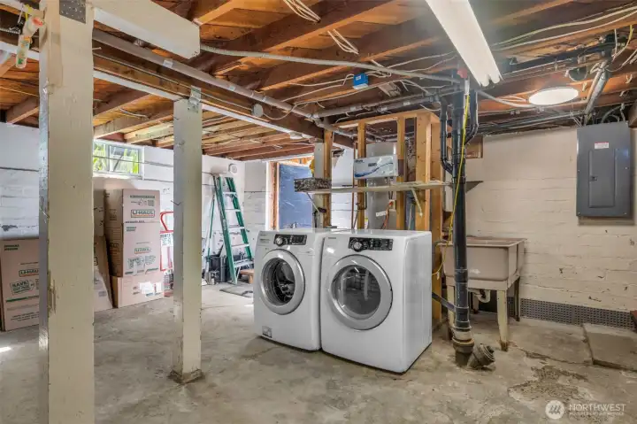 Washer is a PUR brand and cleans with an enzyme process without detergent.