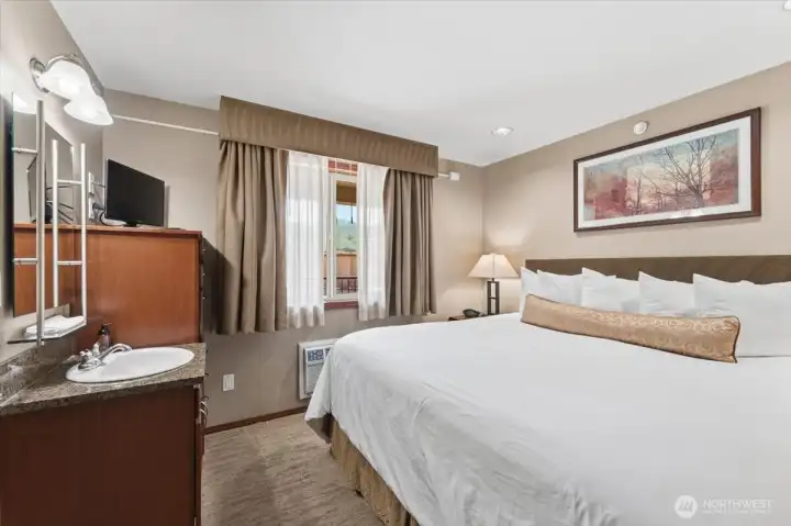 Relax in the oversized king bed after a day enjoying Lake Chelan’s waterfront lifestyle.