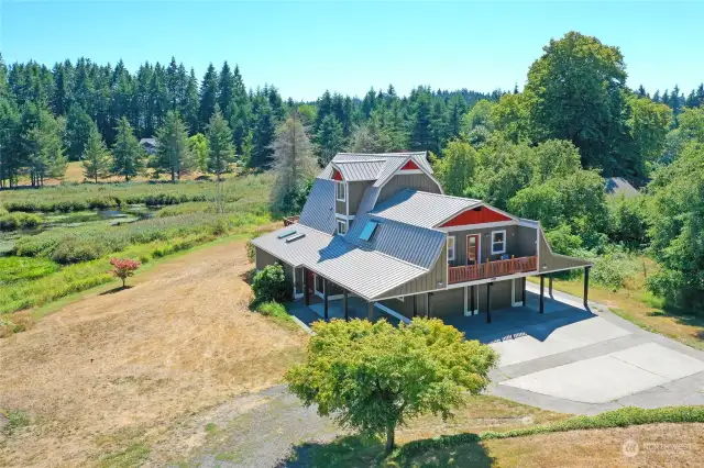 There are established raspberries and grapes growing, but can't you just imagine how your garden or mini-farm would grow here? Plus, no HOA!