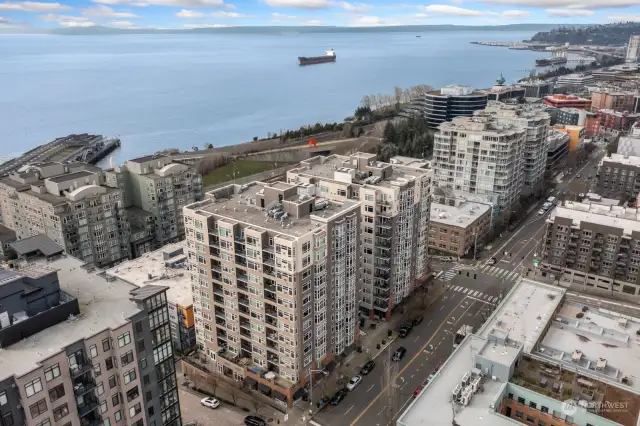 Aerial view of the Ellington looking northwest toward the Olympic Sculpture Park and on to Myrtle Edwards Park along Elliott Bay.  In the far distance is Elliott Bay Marina.