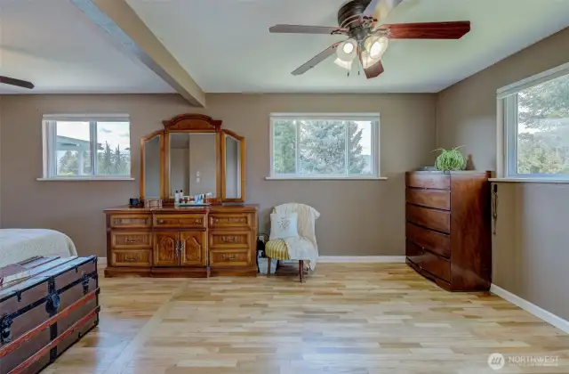 Main Floor Primary