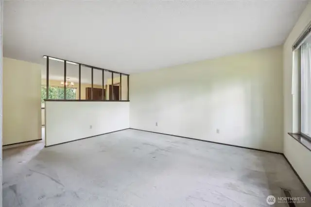 You can remove this wall or keep it - your choice!