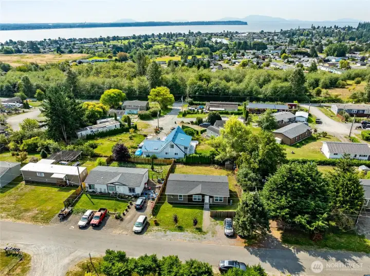Blocks from Birch Bay!